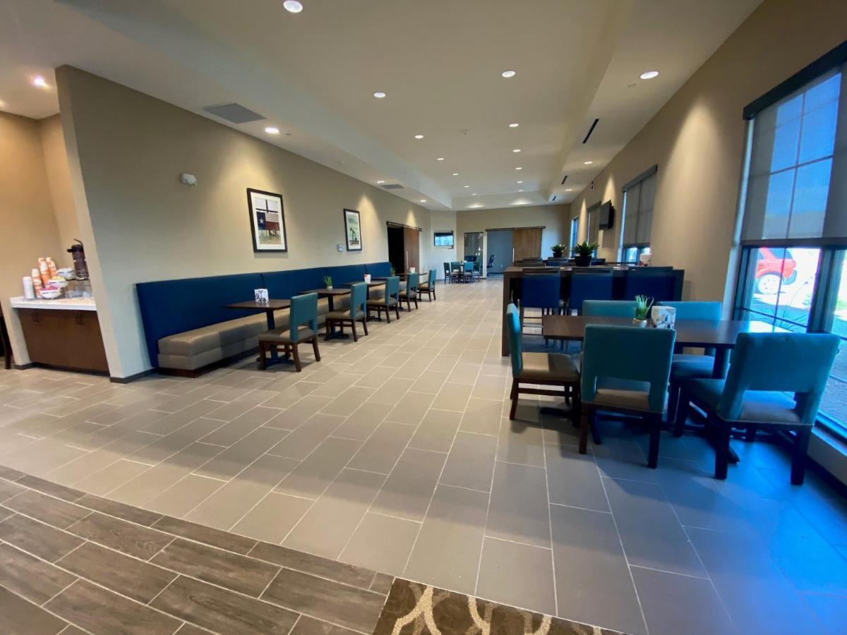 Comfort Suites Midland West Bagian luar foto