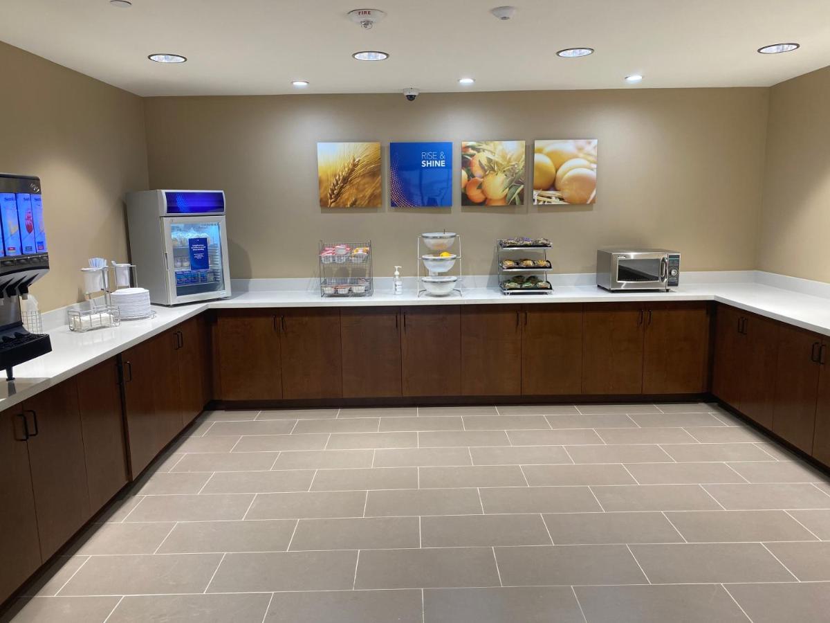 Comfort Suites Midland West Bagian luar foto