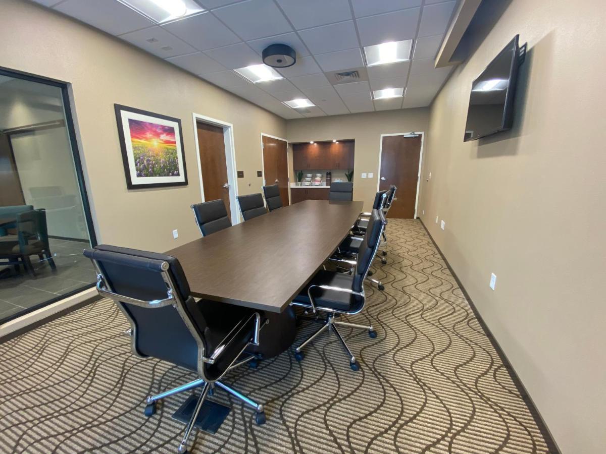 Comfort Suites Midland West Bagian luar foto