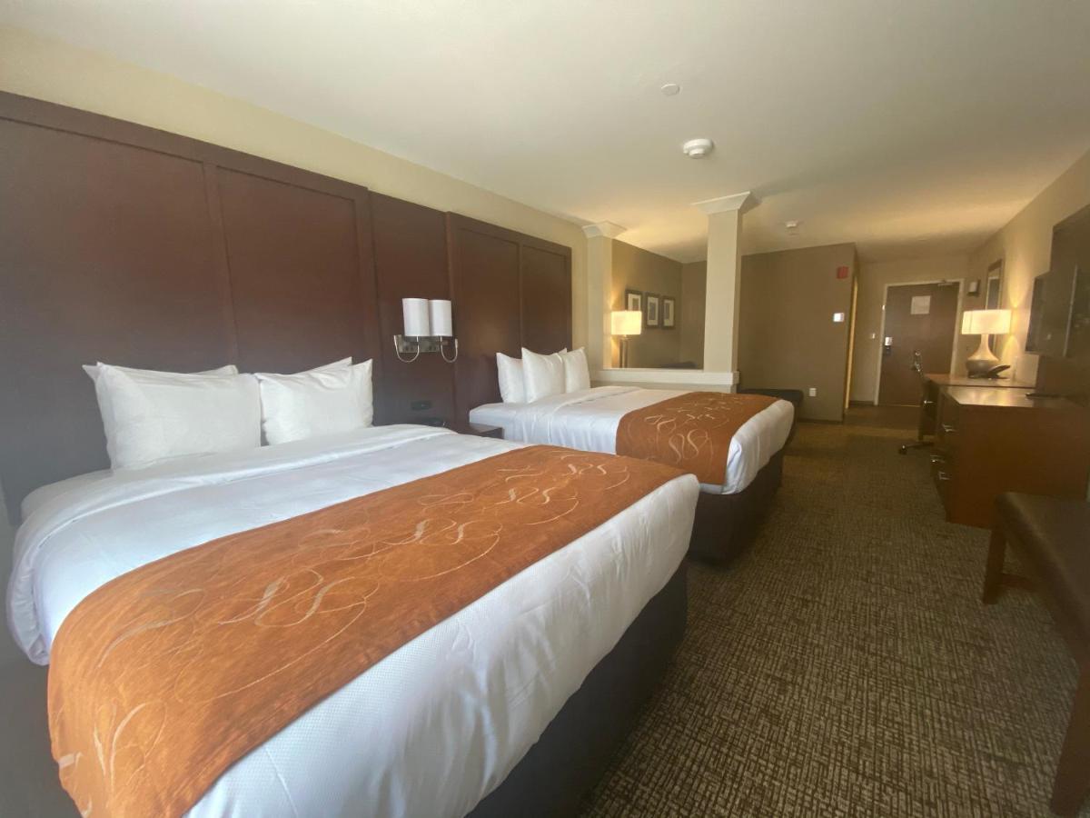Comfort Suites Midland West Bagian luar foto
