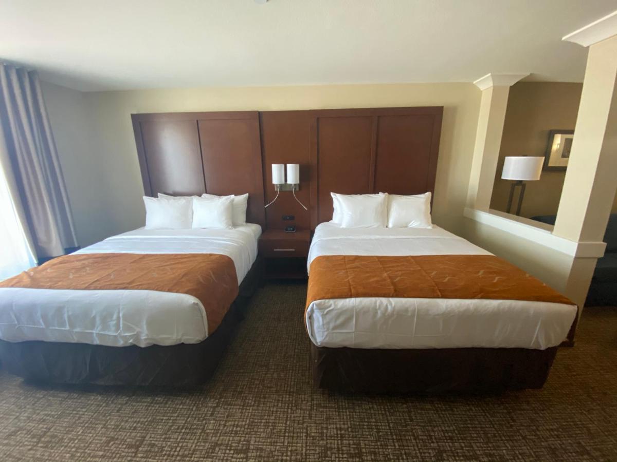 Comfort Suites Midland West Bagian luar foto
