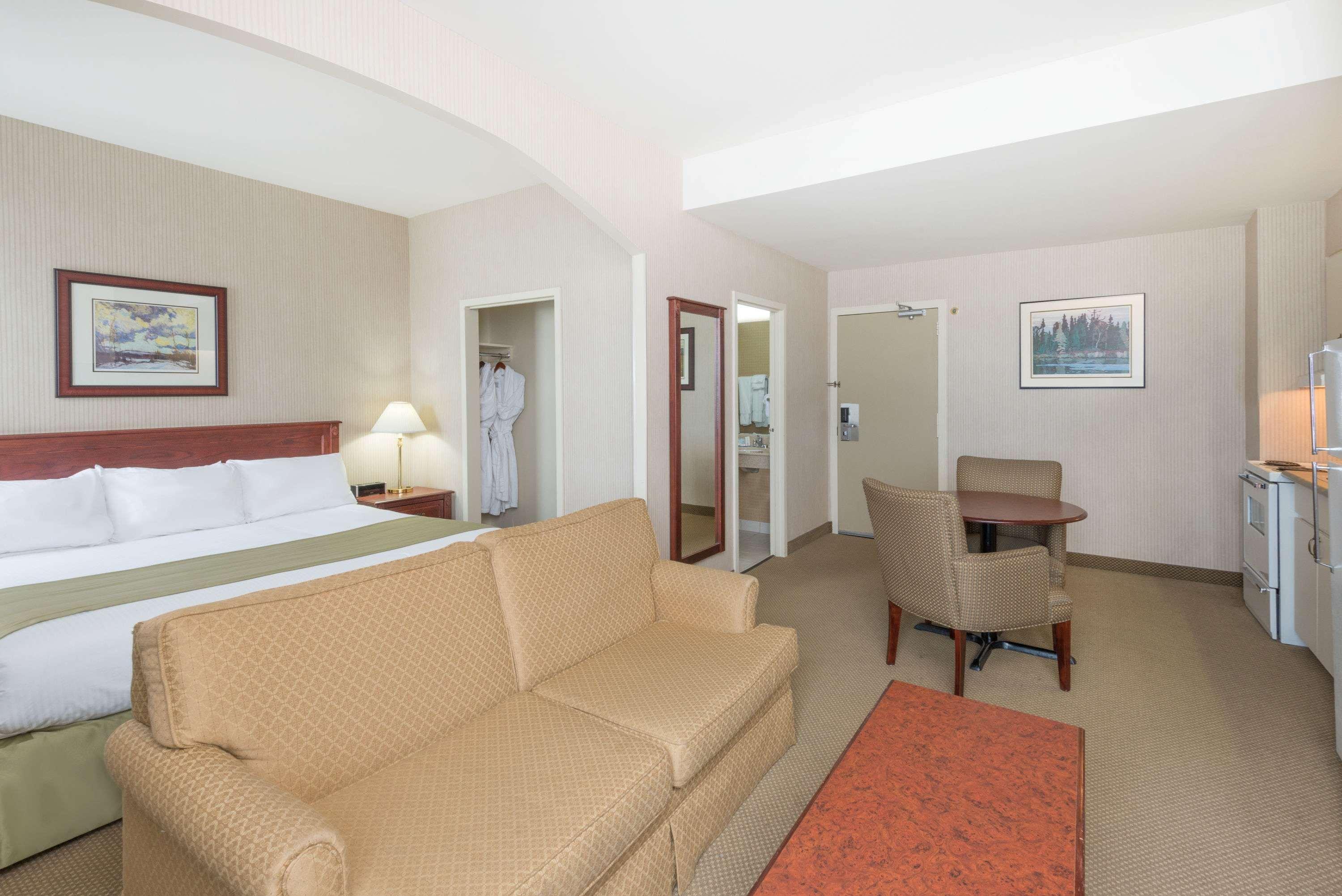 Comfort Suites Midland West Bagian luar foto