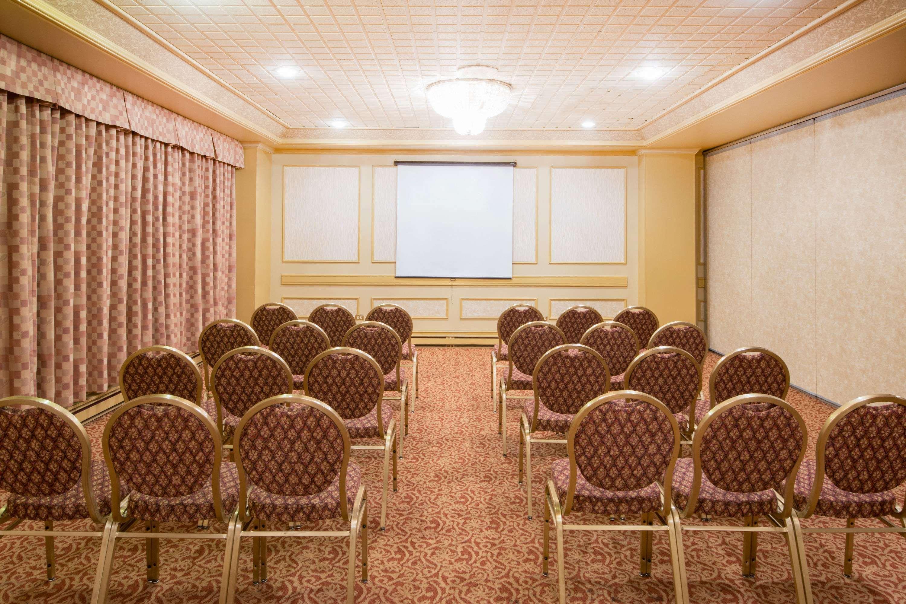 Comfort Suites Midland West Bagian luar foto